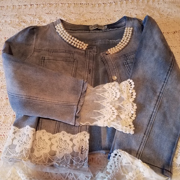 Top - Picture 2 of 4